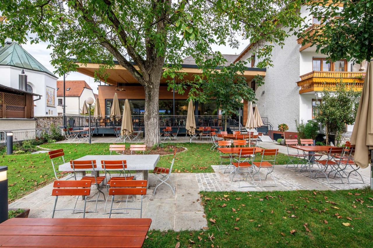 Landgasthof Moser & Restaurant Bootshaus Windorf  Bagian luar foto